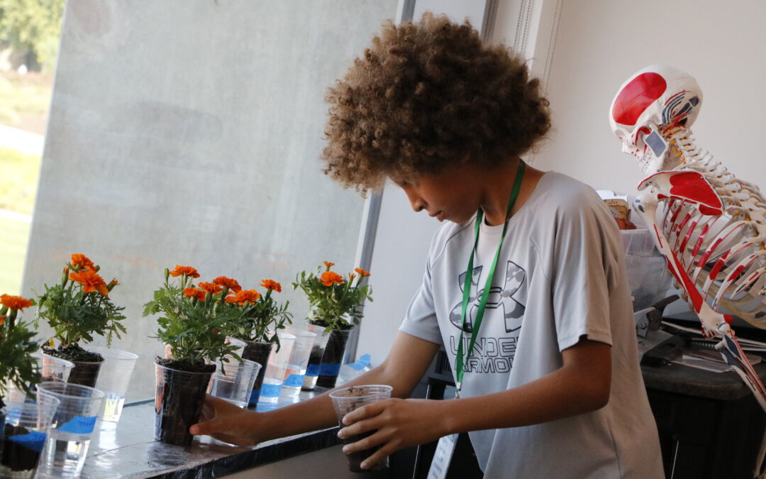 Students Dive into Water Science at UC Merced’s Super Soaker Academy